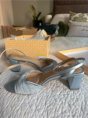 Jewel Badgley Mischka Light Blue Knotted Slingback Block Heels - never worn NWT